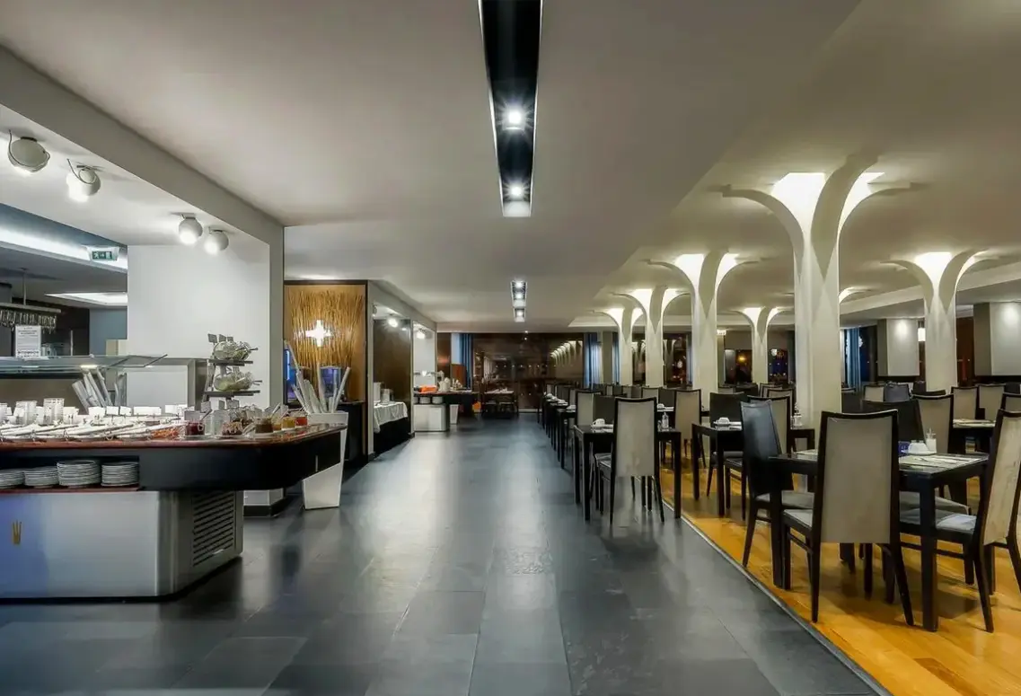 Restauracja i jedzenie w hotelu Jupiter Algarve