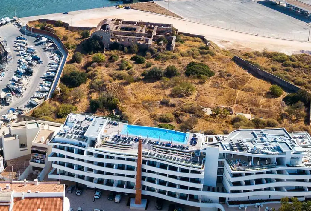 Basen w hotelu Jupiter Marina