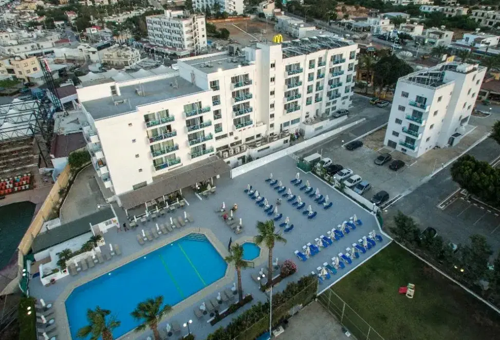 Obiekt hotelu Kapetanios Bay