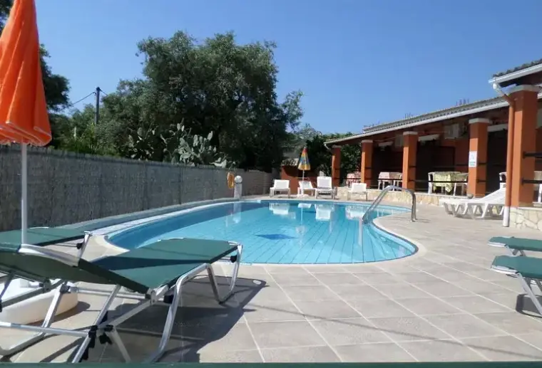 Basen w hotelu Katia (Paleokastritsa)