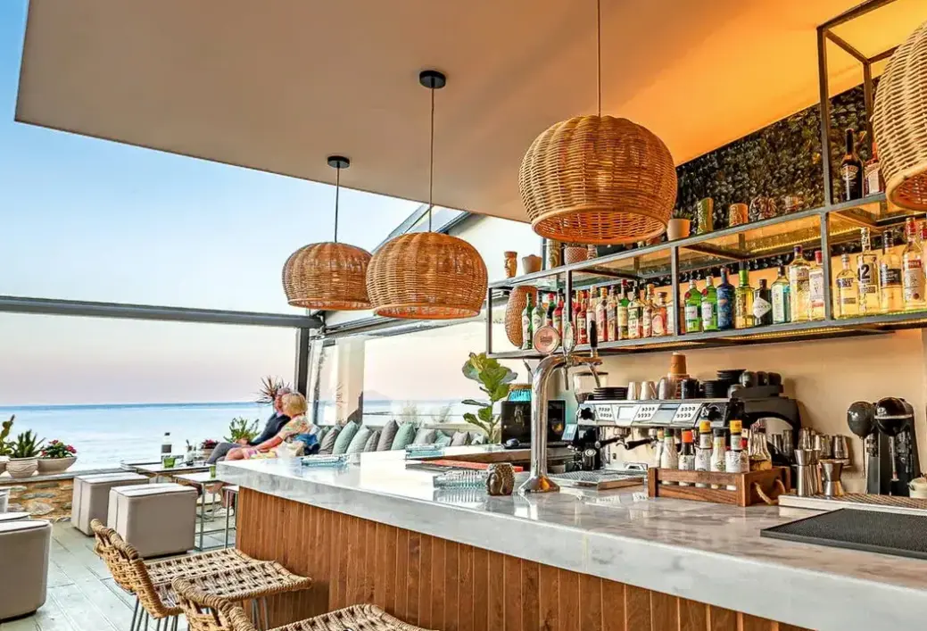 Restauracja i jedzenie w hotelu Kenta Beach