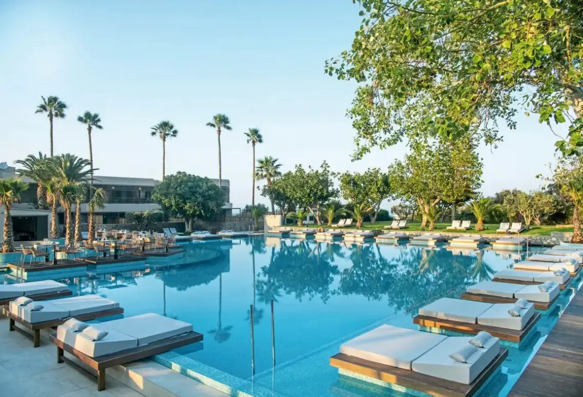 Basen w hotelu King Minos Retreat (ex. King Minos Palace)