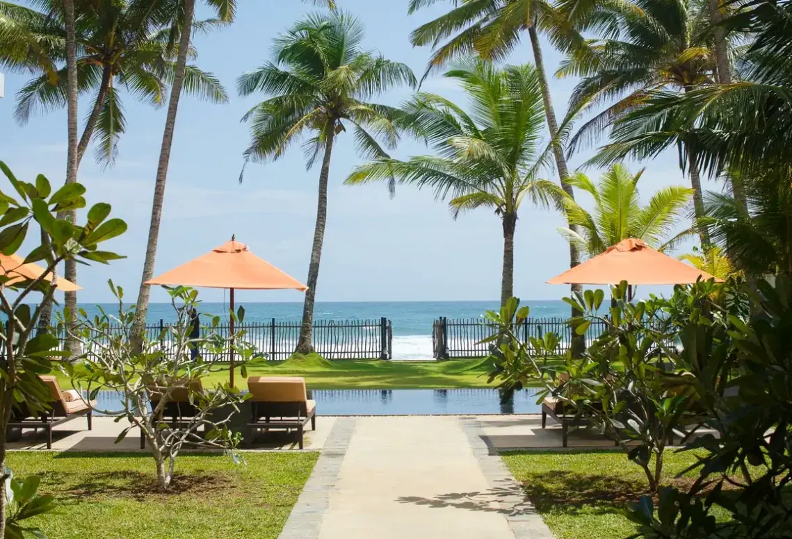 Basen w hotelu KK Beach