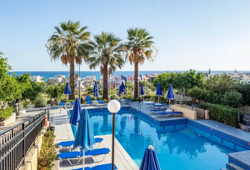 Basen w hotelu Koni Village