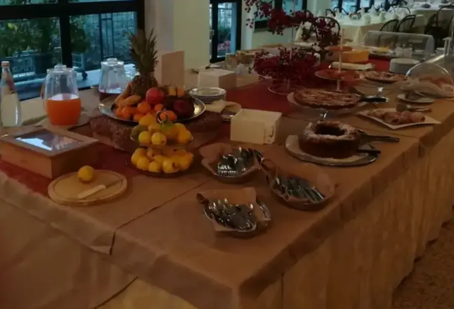 Restauracja i jedzenie w hotelu Lachea