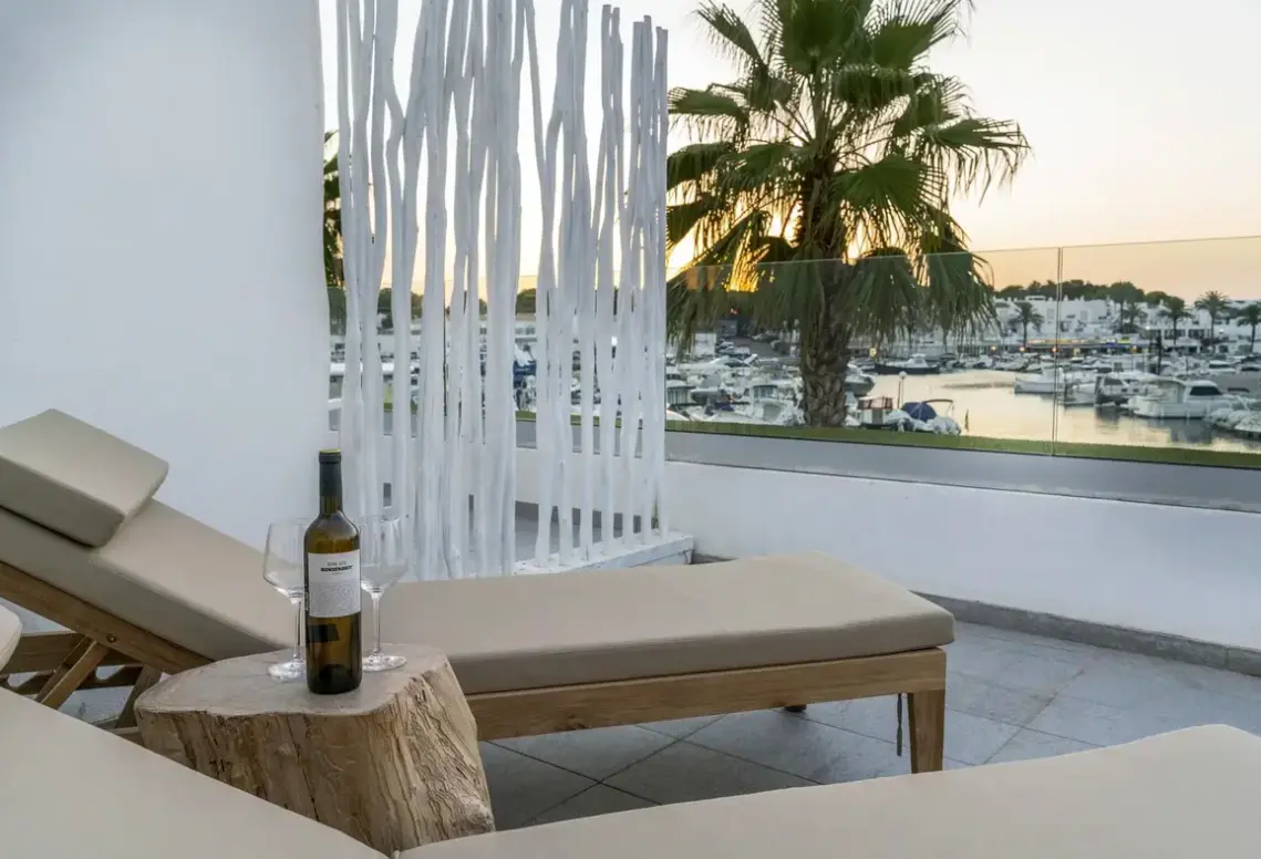 Widok z hotelu Lago Resort Menorca