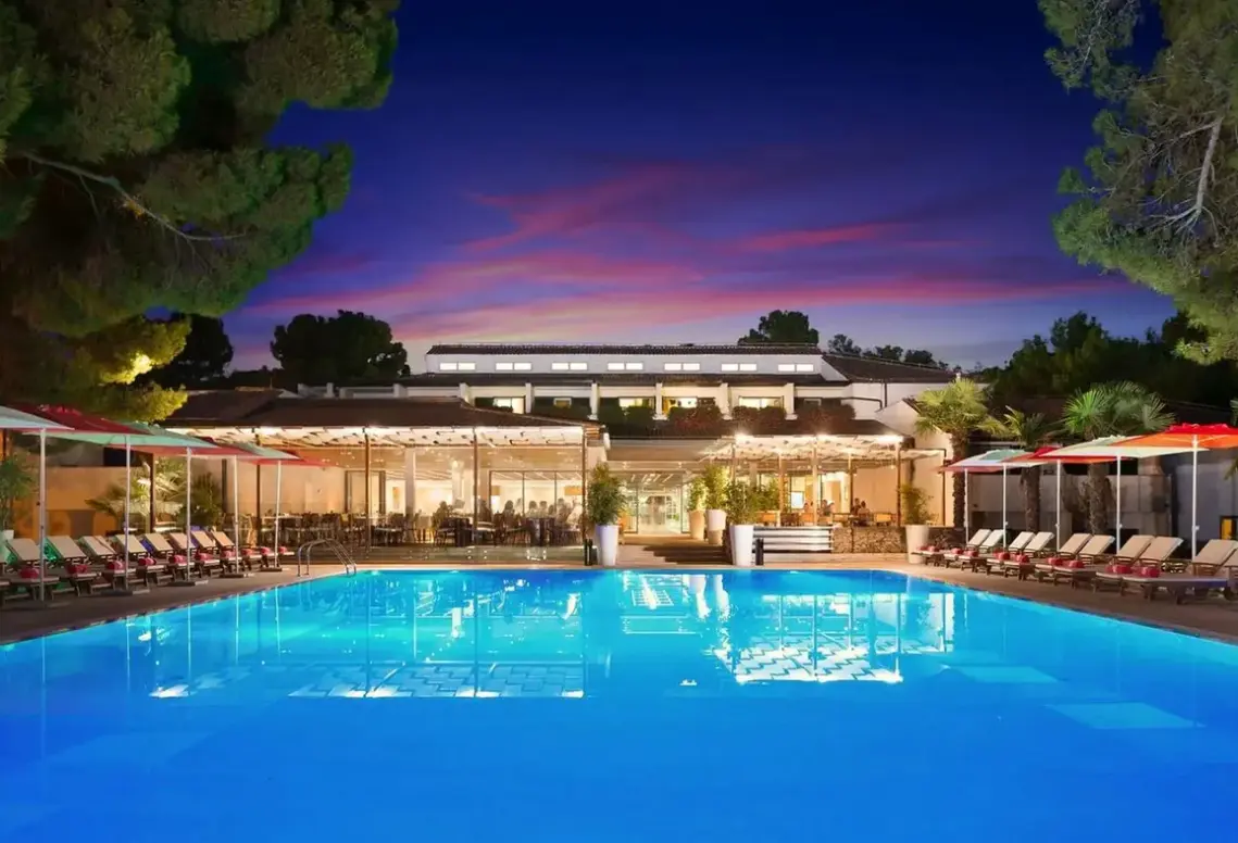 Basen w hotelu Laguna Galijot