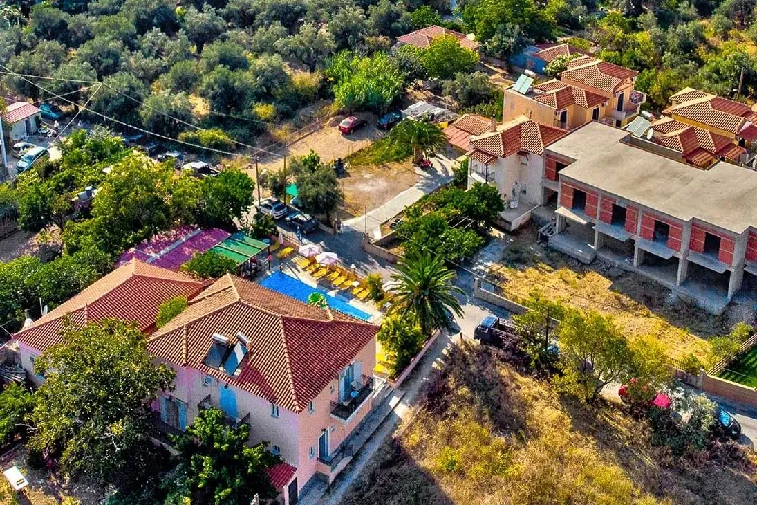 Hotel Lakis