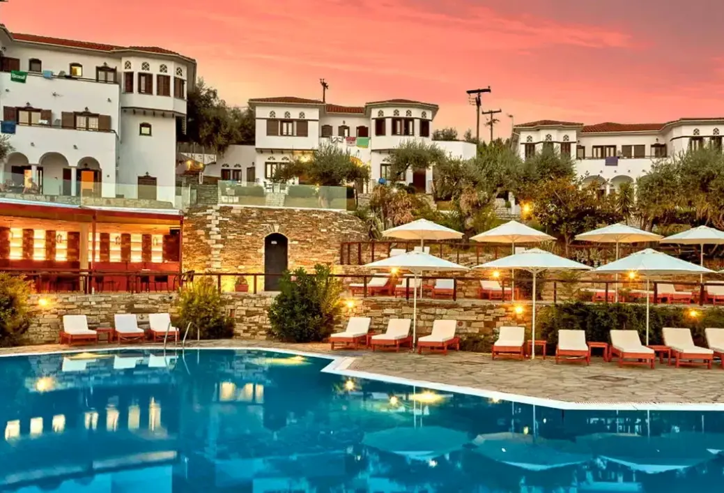 Basen w hotelu Leda Village Resort