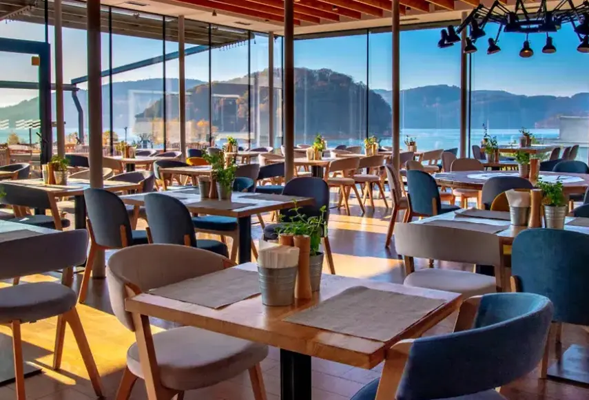 Restauracja i jedzenie w hotelu Lemon Resort Spa