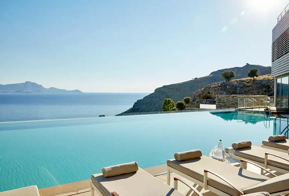 Basen w hotelu Lindos Blu Luxury