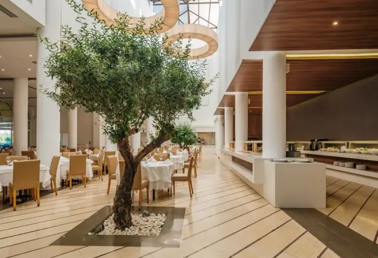Restauracja i jedzenie w hotelu Lindos Royal (ex. Cooee)