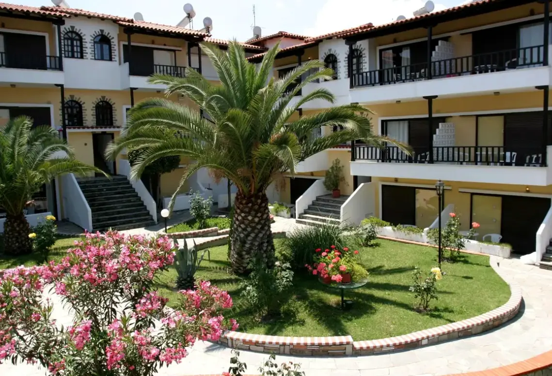 Obiekt hotelu loli Village Hotel