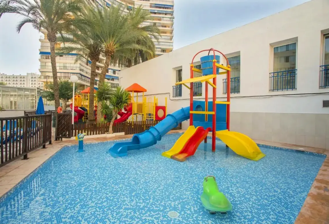Basen w hotelu Magic Villa Benidorm