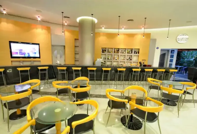 Restauracja i jedzenie w hotelu Maritina