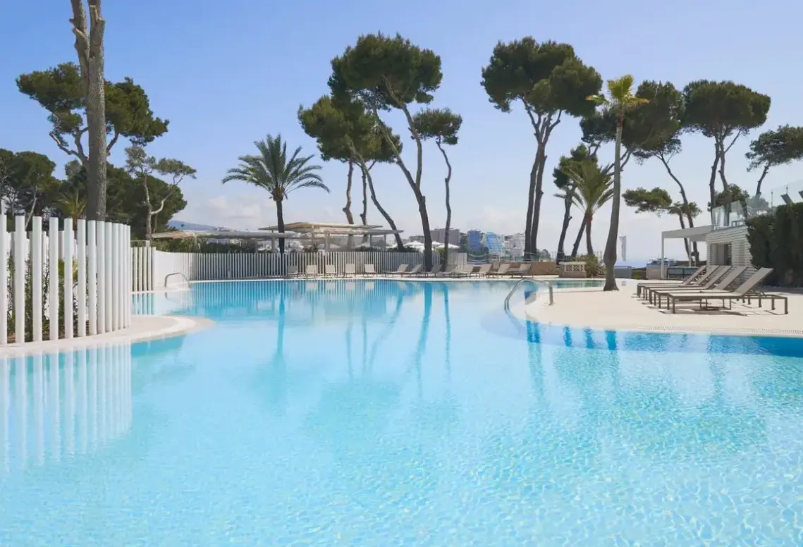 Basen w hotelu Melia Calvia Beach