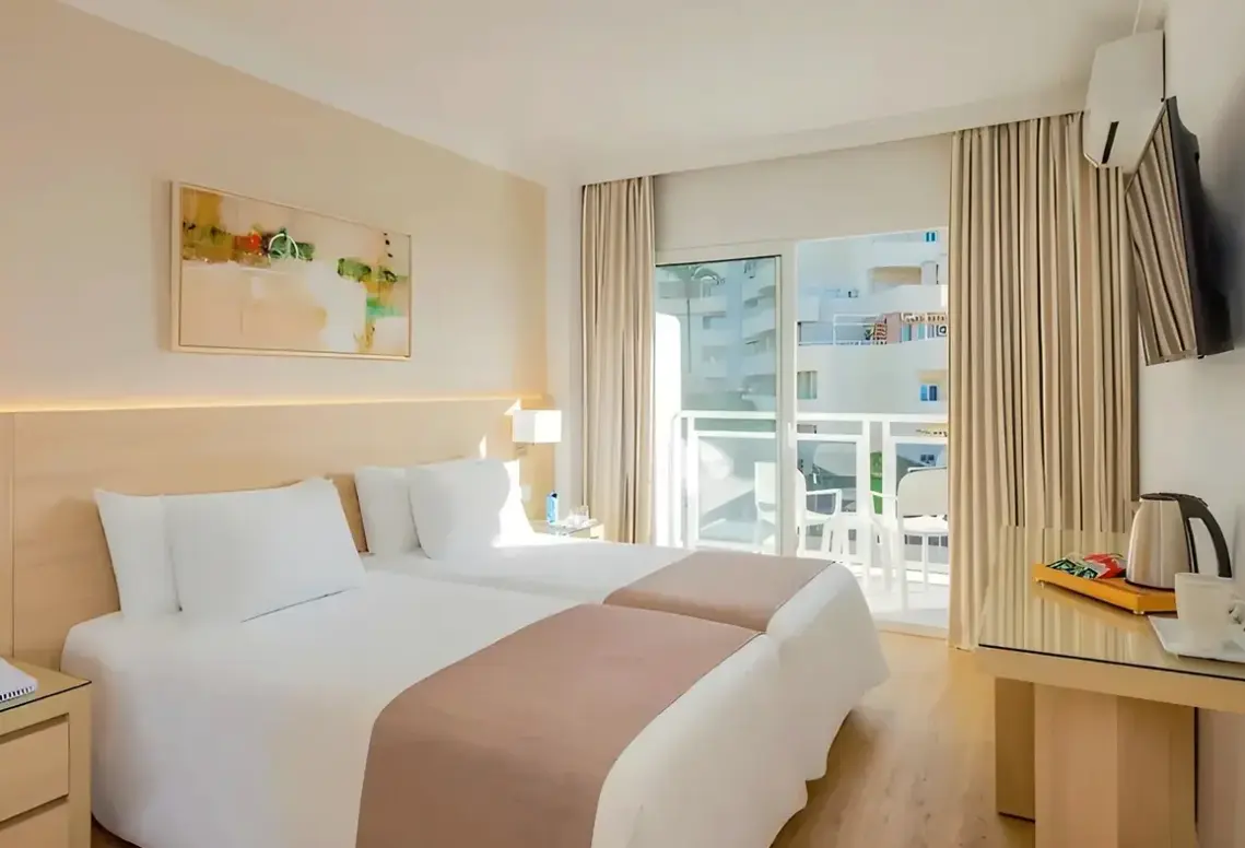 Pokój w hotelu Melia Las Arenas