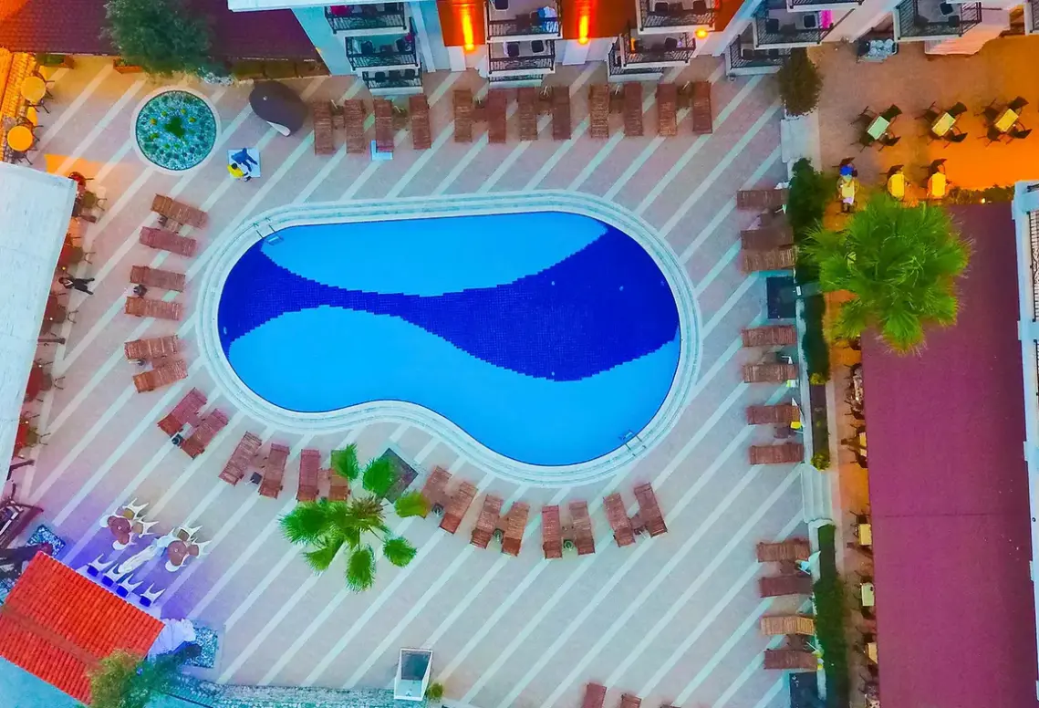 Basen w hotelu Meril Club Hotel & Spa