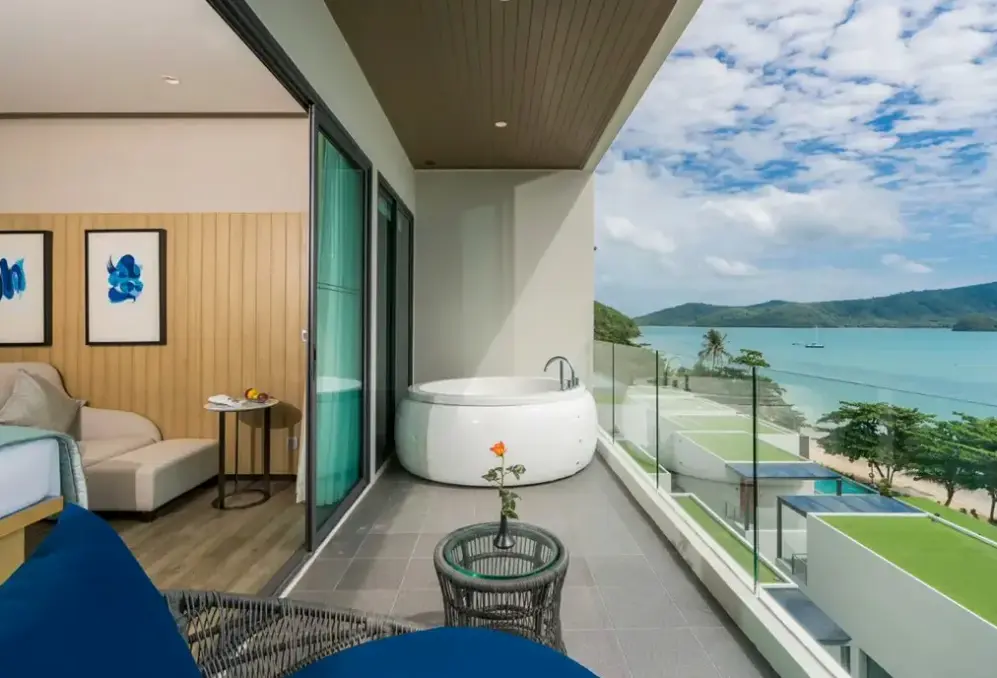 Basen w hotelu My Beach Resort