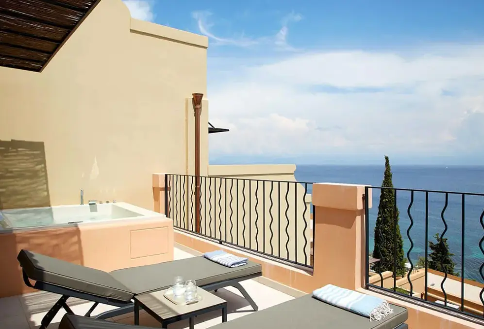 Widok z hotelu Nido by Mar-Bella Collection (Agios Ioannis Peristeron)