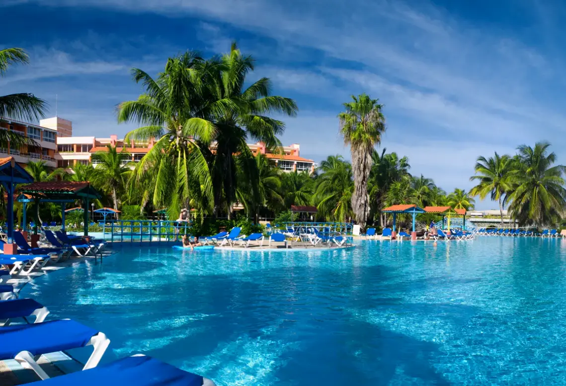 Basen w hotelu Occidental Arenas Blancas
