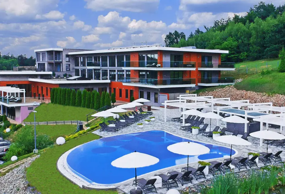 Basen w hotelu Odyssey