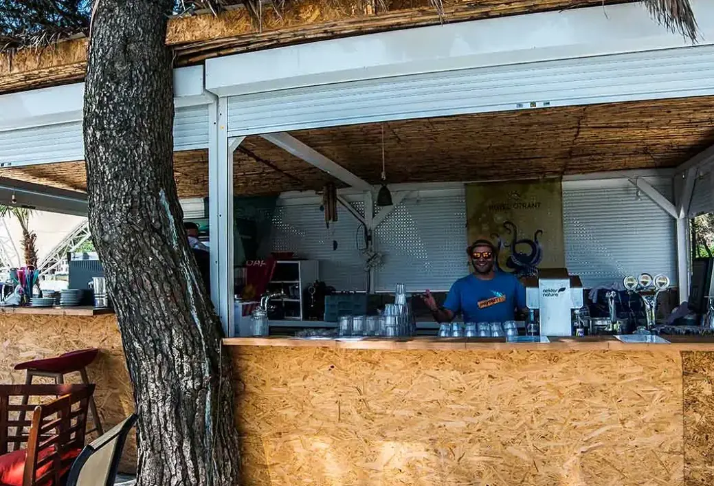 Restauracja i jedzenie w hotelu Otrant