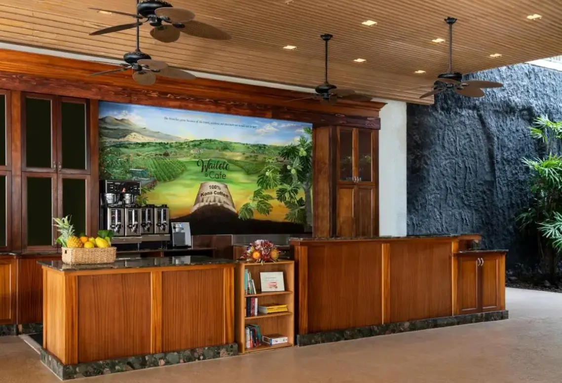 Lobby hotelu Outrigger Kona Resort & Spa