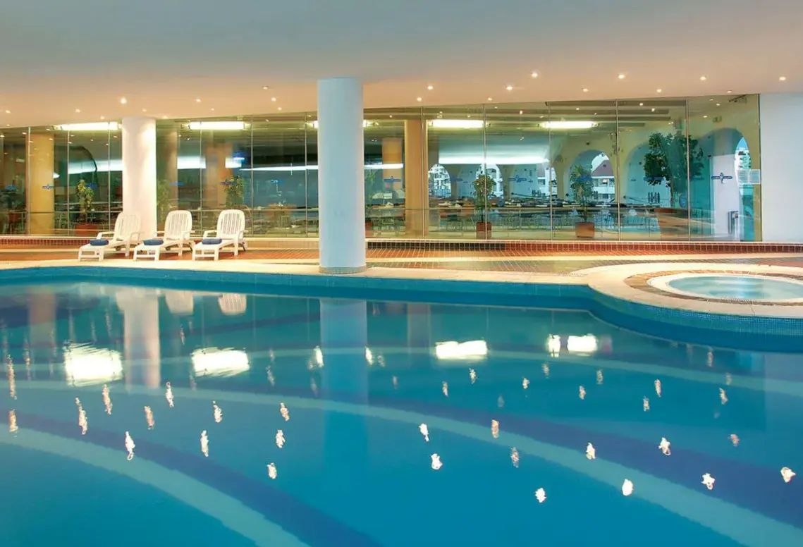 Basen w hotelu Paraiso de Albufeira