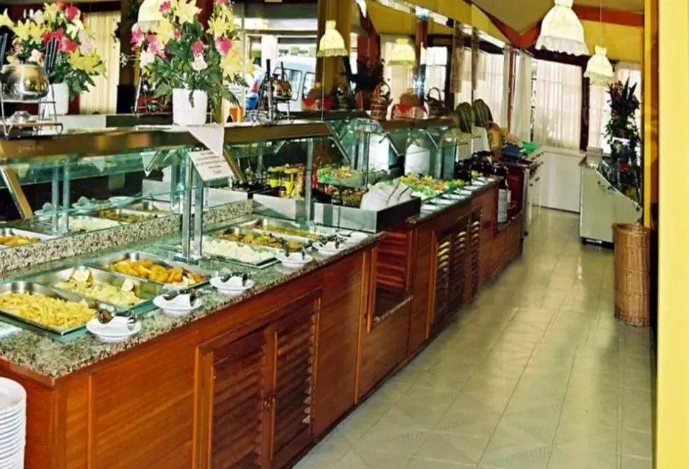 Restauracja i jedzenie w hotelu Park Plaza Apartamentos