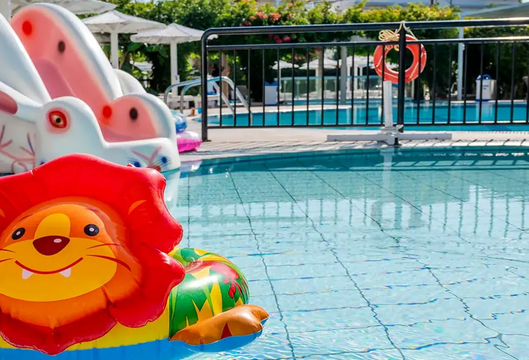 Basen w hotelu Peridis (Kos)