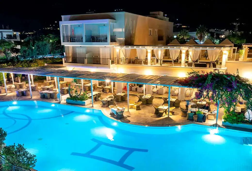 Basen w hotelu Peridis (Kos)