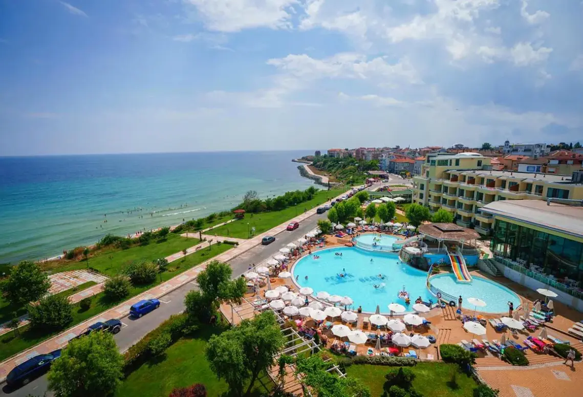 Basen w hotelu Perla Beach (ex. Perla Club)