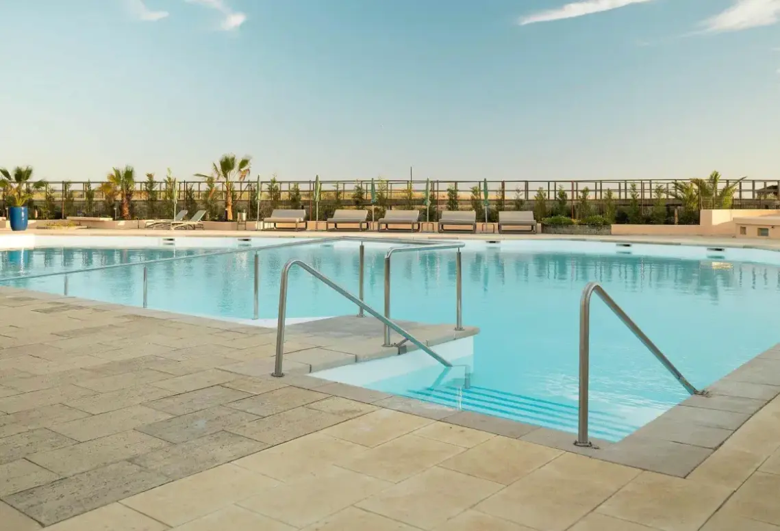 Basen w hotelu Pestana Alvor Beach Villas (ex. Pestana Dom Joao Villas)
