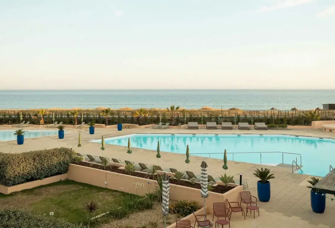 Basen w hotelu Pestana Alvor Beach Villas (ex. Pestana Dom Joao Villas)