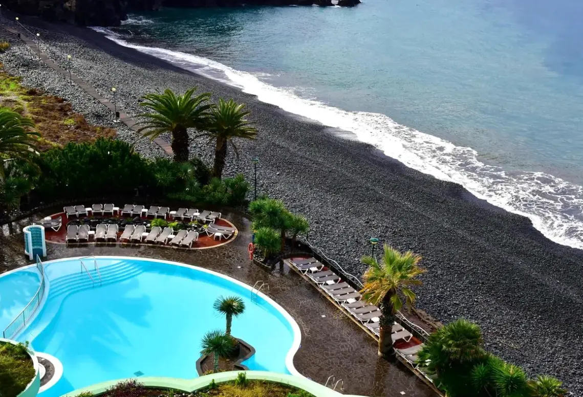 Basen w hotelu Pestana Bay Ocean