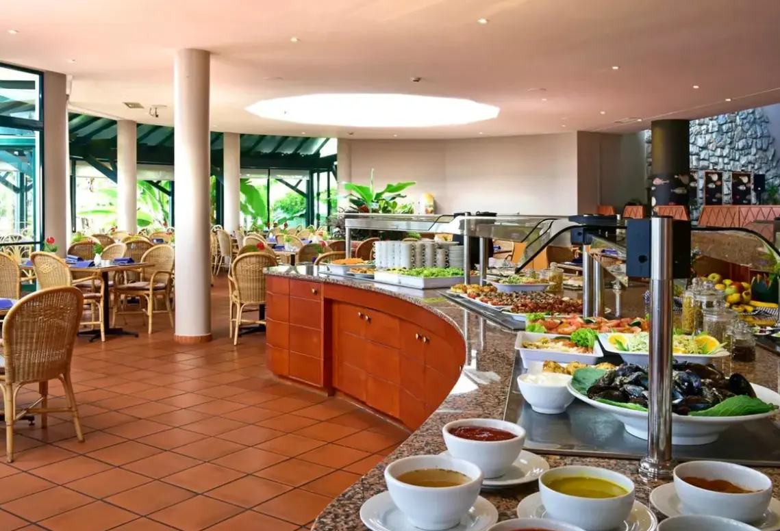 Restauracja i jedzenie w hotelu Pestana Bay Ocean