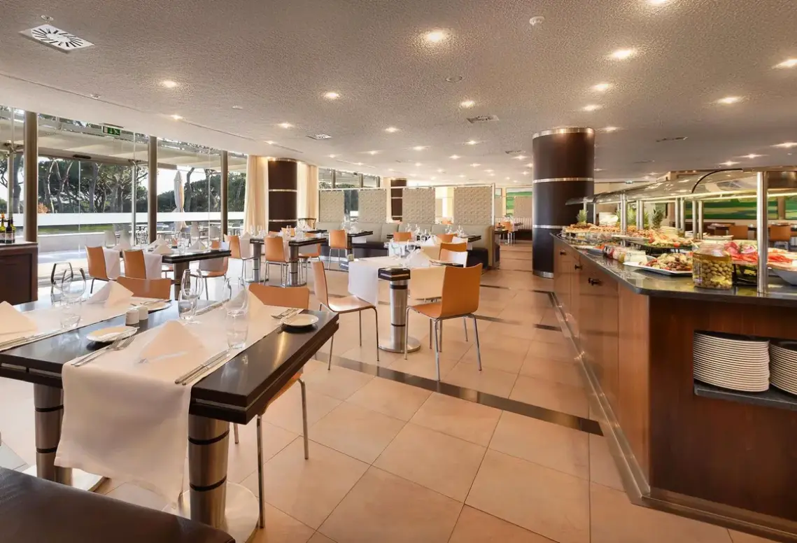 Restauracja i jedzenie w hotelu Pestana Vila Sol Golf & Resort (Algarve)