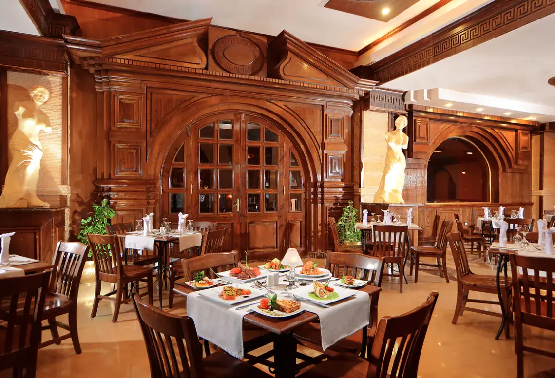 Restauracja i jedzenie w hotelu Pickalbatros Alf Leila Wa Leila Resort Neverland