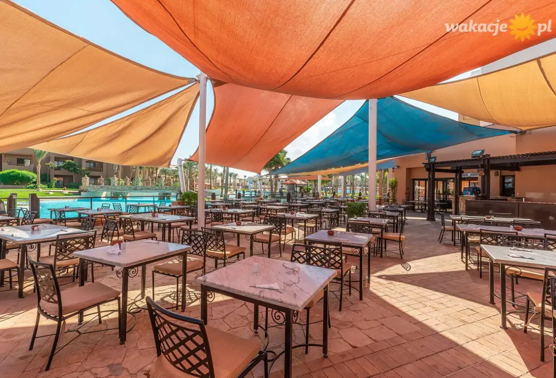 Restauracja i jedzenie w hotelu Pickalbatros Oasis Port Ghalib