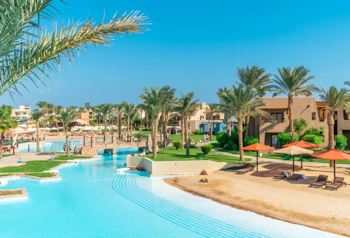 Basen w hotelu Pickalbatros Oasis Port Ghalib
