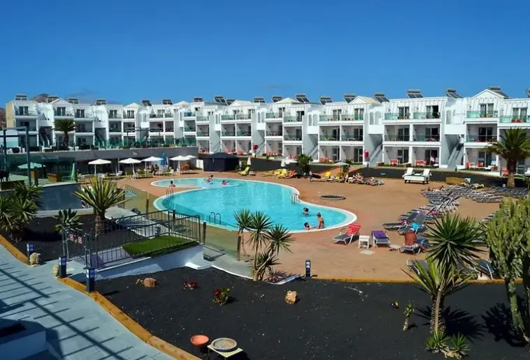 Basen w hotelu Plaza Palmeras