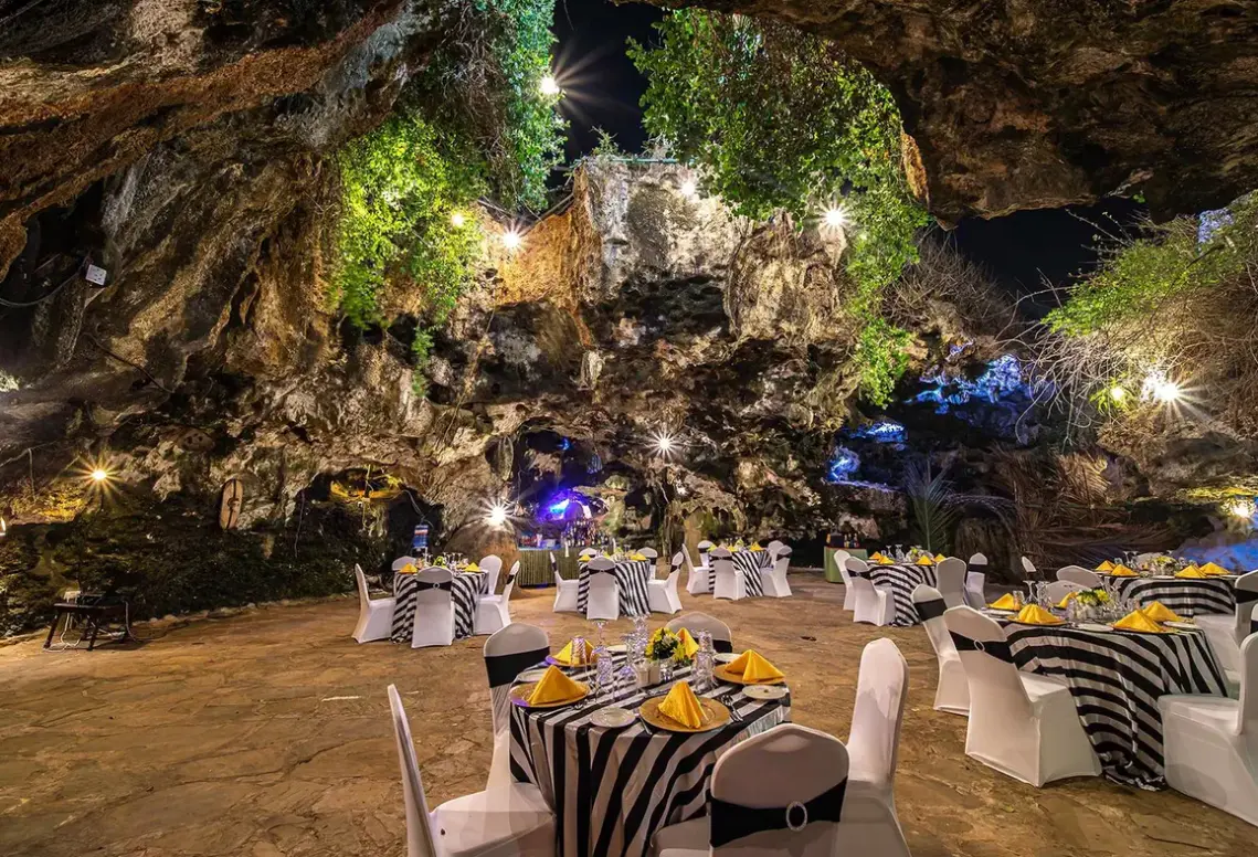 Restauracja i jedzenie w hotelu Pride Inn Flamingo