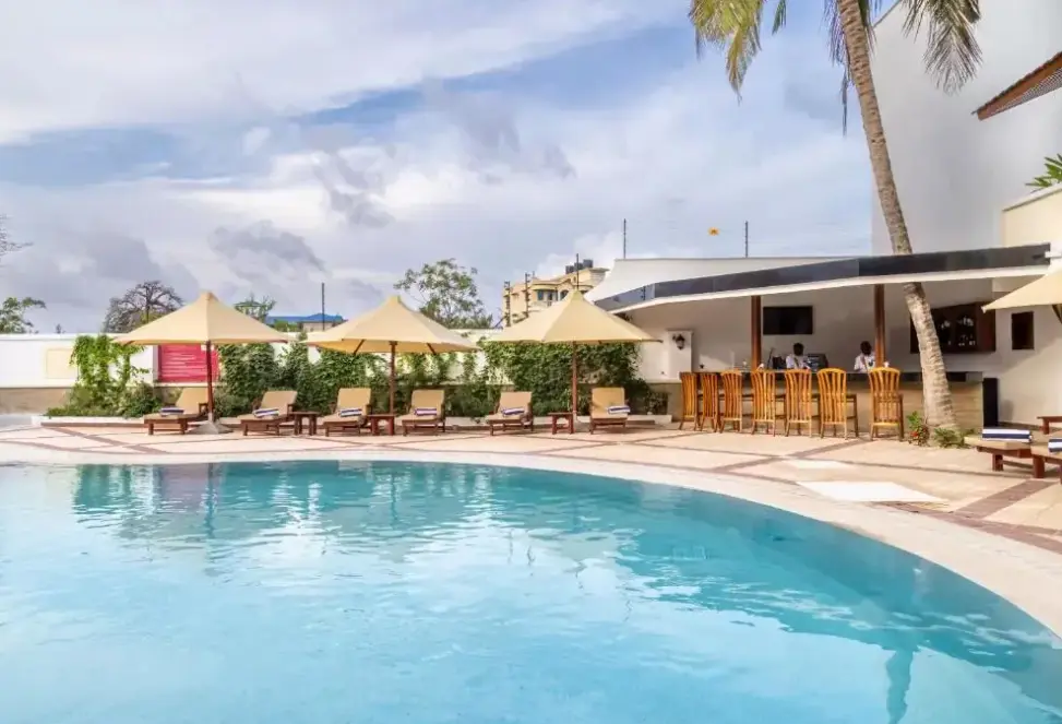 Basen w hotelu PrideInn Diani