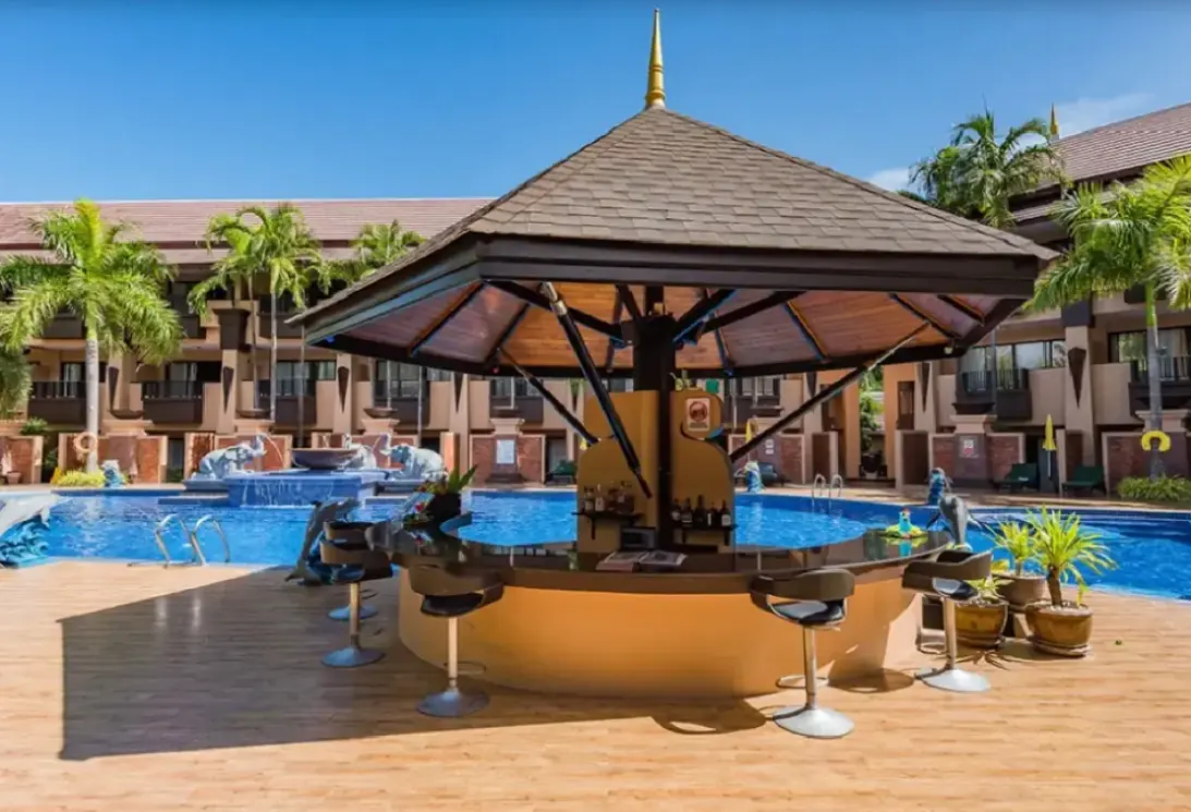 Basen w hotelu Princess Kamala Beachfront (ex. Print Kamala Resort)