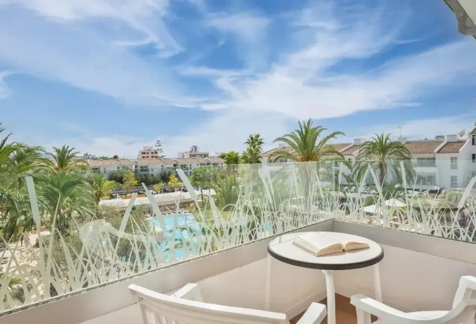 Basen w hotelu Puerto Azul Suite