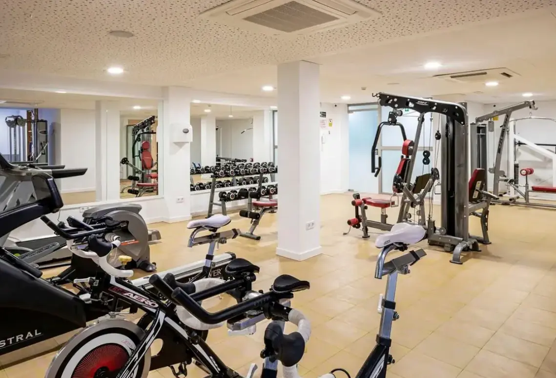 Siłownia w hotelu Puerto Azul Suite