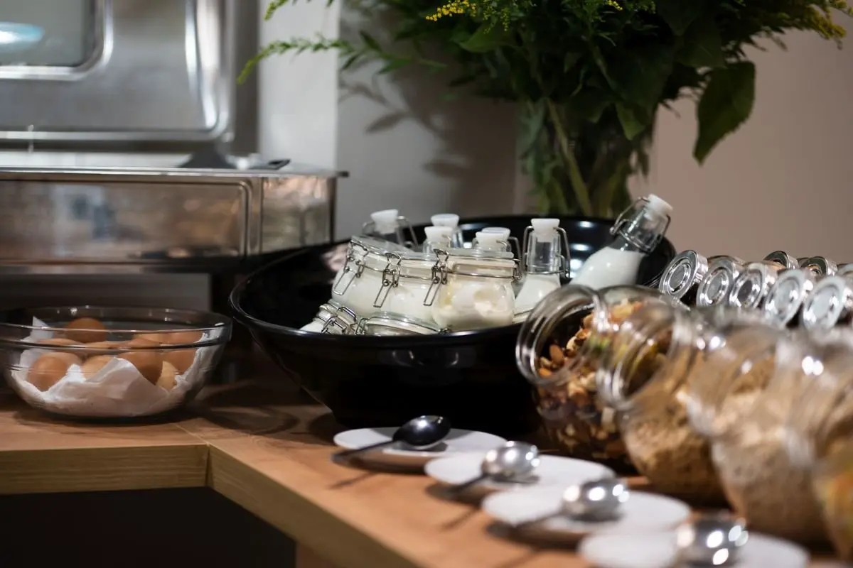 Restauracja i jedzenie w hotelu Pure by Athens Prime