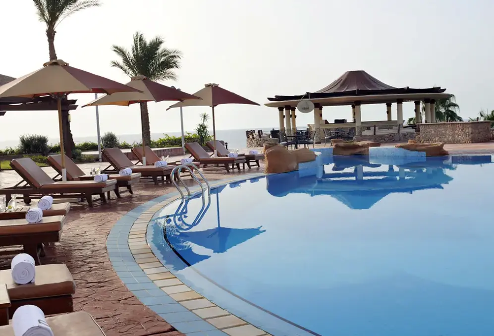 Basen w hotelu Renaissance Golden View Beach Resort by Marriott
