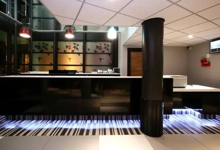 Lobby hotelu Reseda Porte de Bagnolet